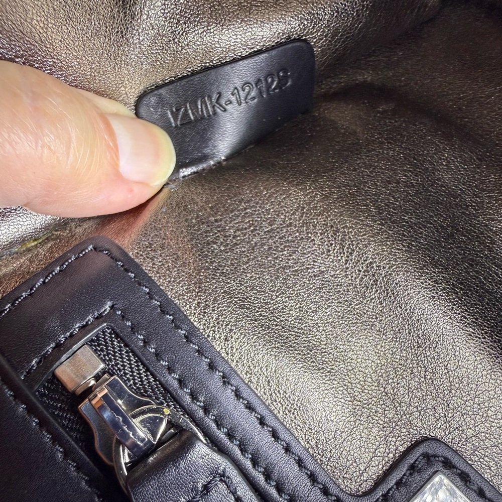 Michael Kors Genuine Leather Middleton Handbag Includes Dust Bag NWT with COA - Picture 16 of 16